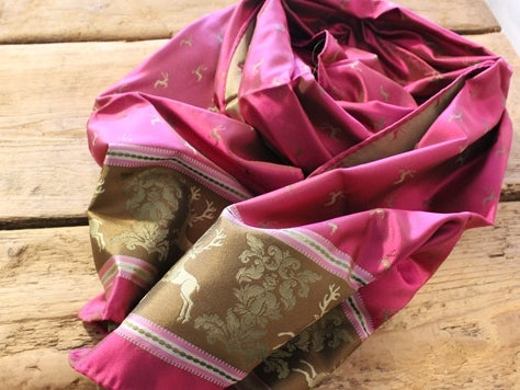 Seidenschal mit Hirschen pink/rose/violett
